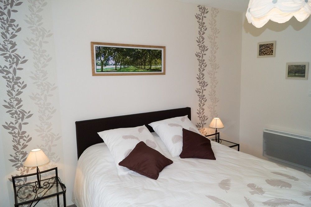 Le Mas De Servant Roulottes Et Chambres D'Hotes Auberives-en-Royans Ngoại thất bức ảnh